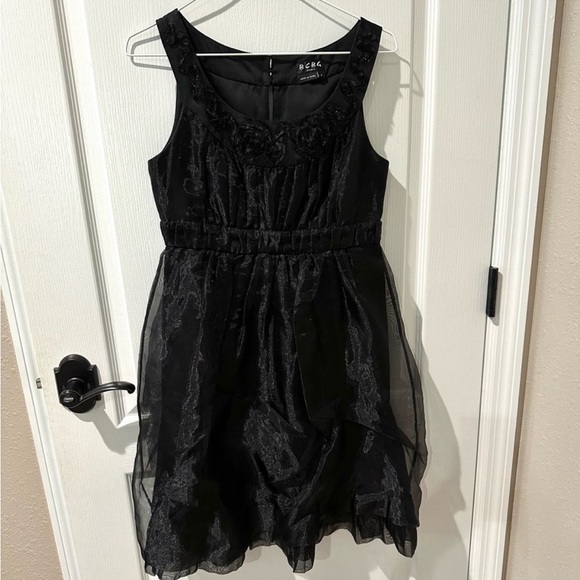 BCBG Paris Black Metallic Sheen Embellished Sleeveless Cocktail Dress